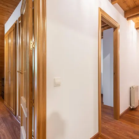 Cuveshic By Seamount Apartment