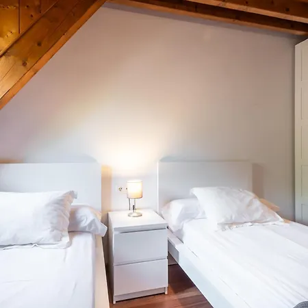 Cuveshic By Seamount Apartment